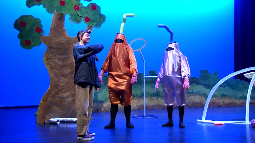 Gracie and the Whazzits, production still from Whazzits: Adventure on Earth